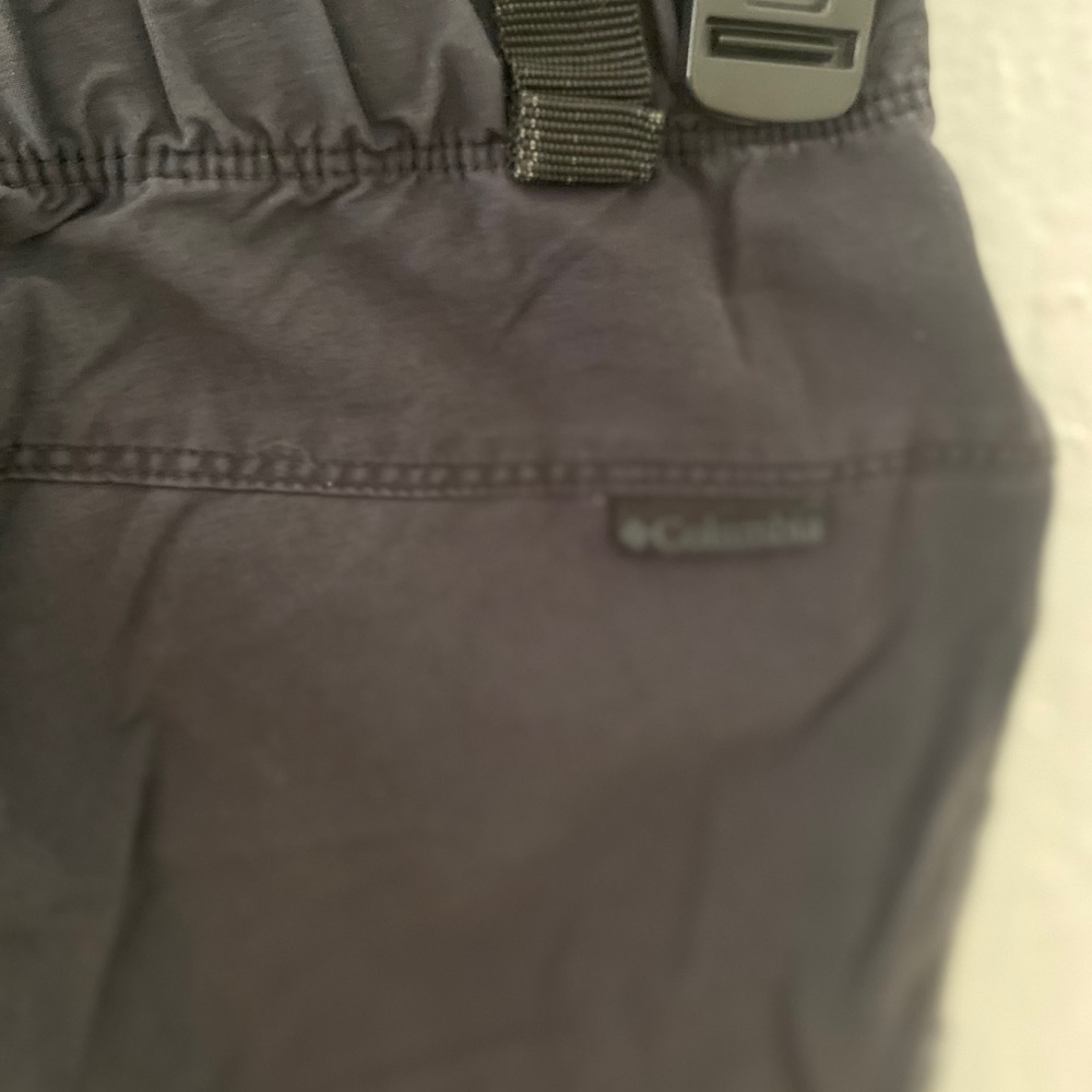 Women’s Columbia hiking shorts - Picture 4 of 7